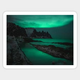 Northern lights above the sea Sticker